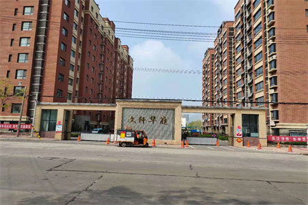 南阳欣城二楼3室2厅2卫112万145m2精装修带车库出售